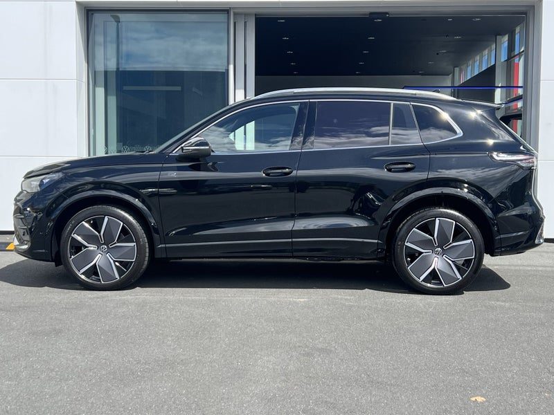 2026 Volkswagen Tiguan R-Line AWD 2.0, photo 3