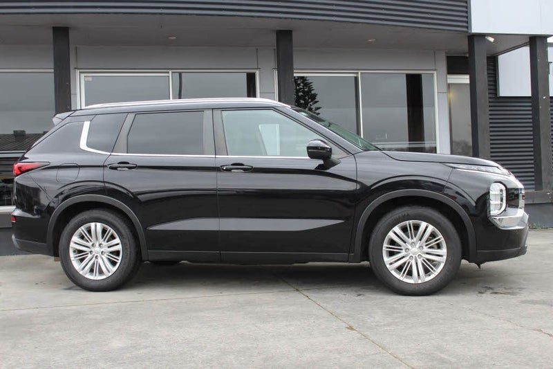 2022 Mitsubishi Outlander LS 2.5P/4WD/8CVT, photo 2