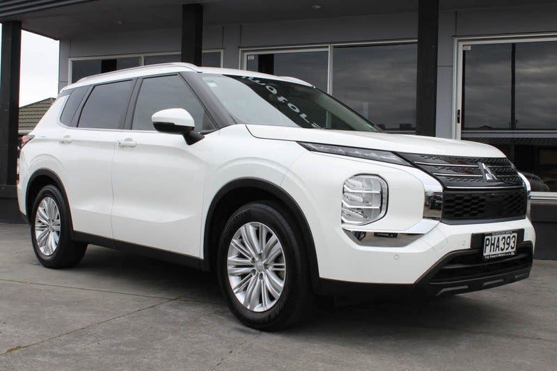 2022 Mitsubishi Outlander LS 2.5P/4WD/8CVT