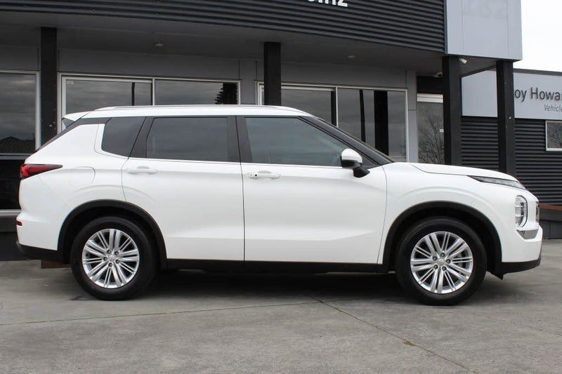 2022 Mitsubishi Outlander LS 2.5P/4WD/8CVT, photo 2