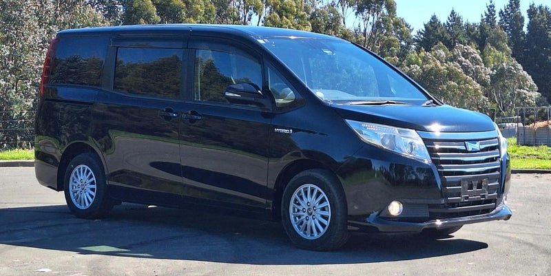 2016 Toyota Noah HYBRID G, photo 2