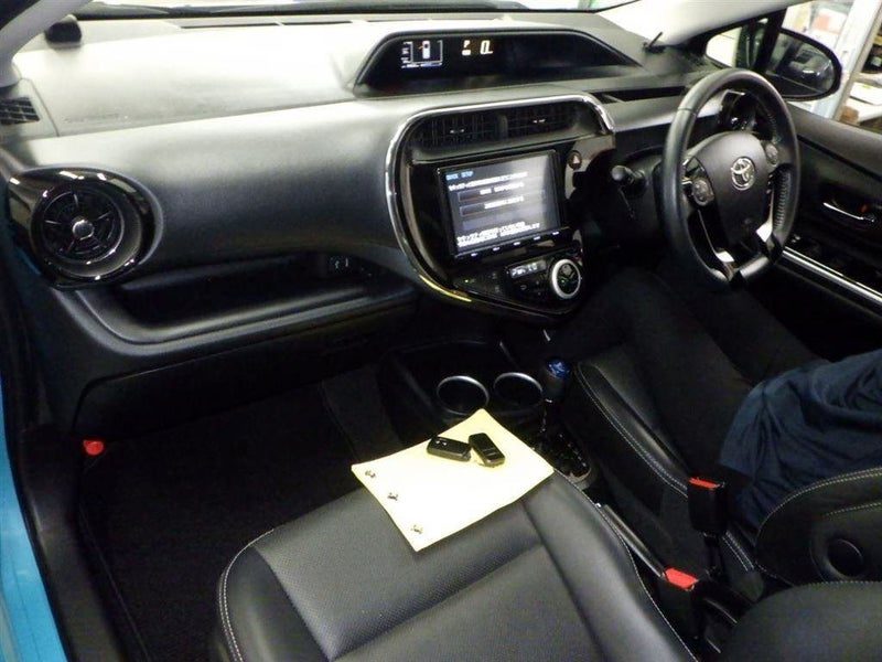 2017 Toyota Aqua G BLACK SOFT LEATHER, photo 3