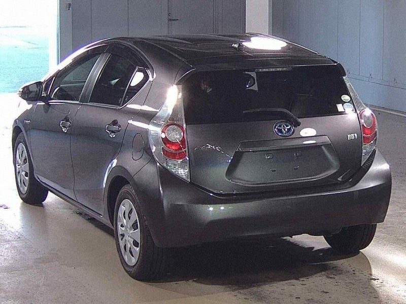 2013 Toyota Aqua G, photo 2