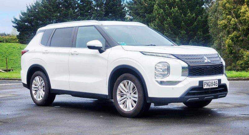 2022 Mitsubishi Outlander, photo 3