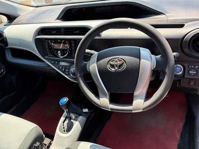 2014 Toyota Aqua S Push start, photo 3