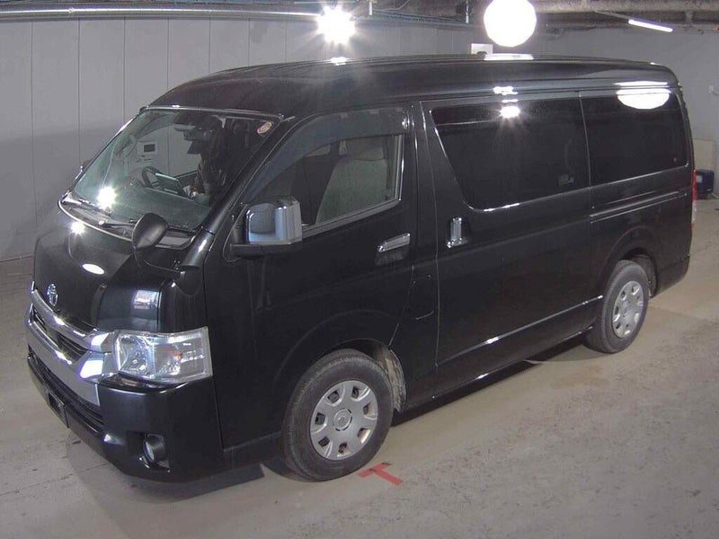 2022 Toyota Hiace 10 seater, photo 3