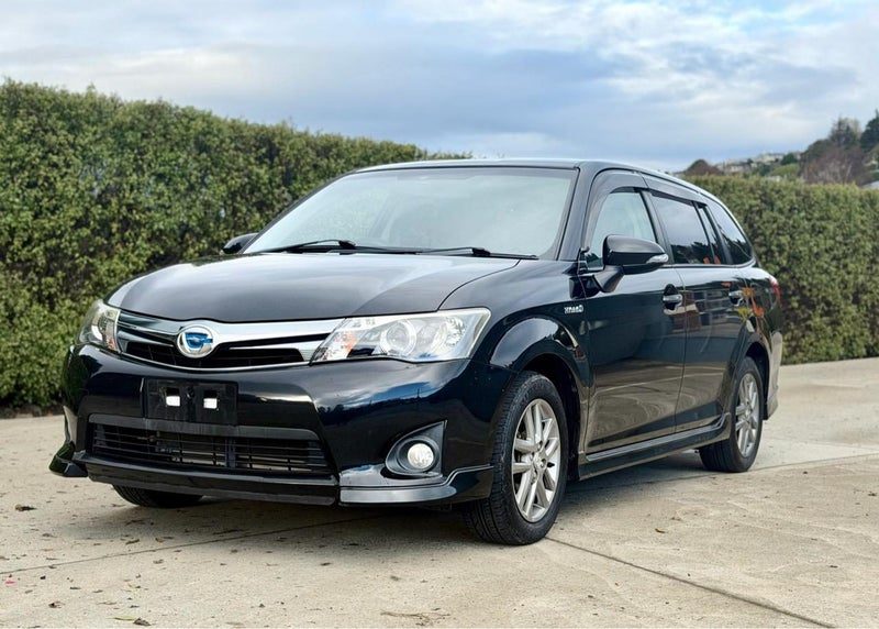 2014 Toyota Corolla FIELDER HYBRID WXB, photo 2