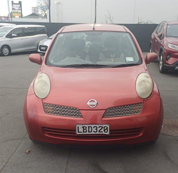 2004 Nissan March