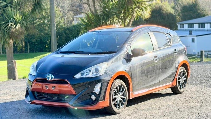 2015 Toyota Aqua X- URBAN, photo 2
