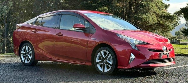 2018 Toyota Prius LEATHER SEATS, CRUISE CONTROL, photo 2