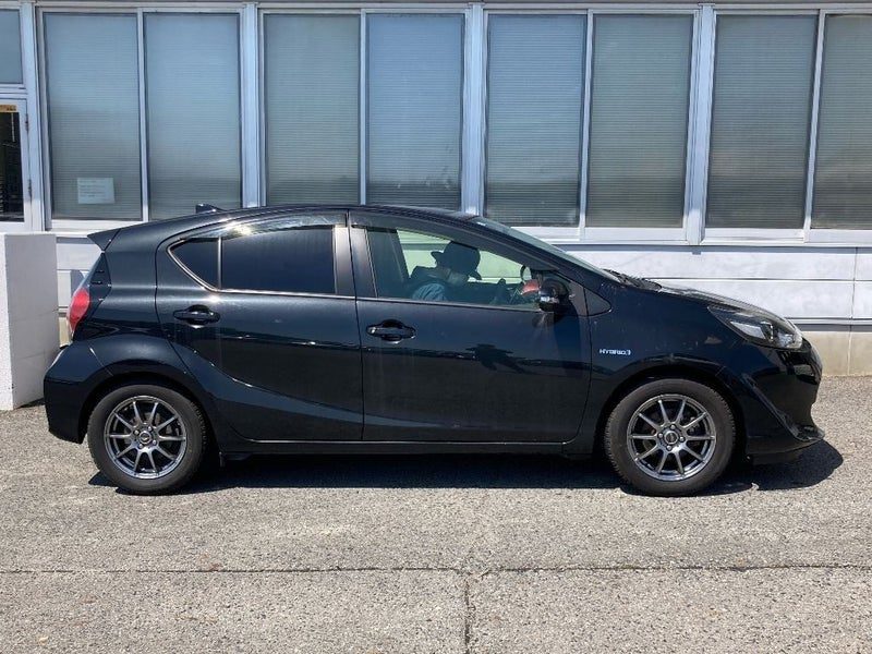 2017 Toyota Aqua S Push start, photo 3
