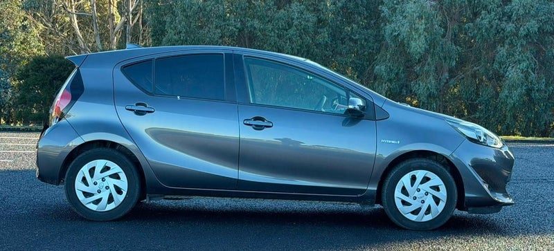 2017 Toyota Aqua S Push start, photo 3