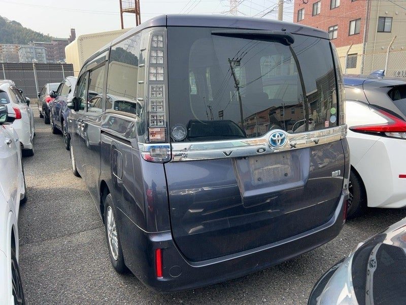 2014 Toyota Voxy HYBRID X, photo 2