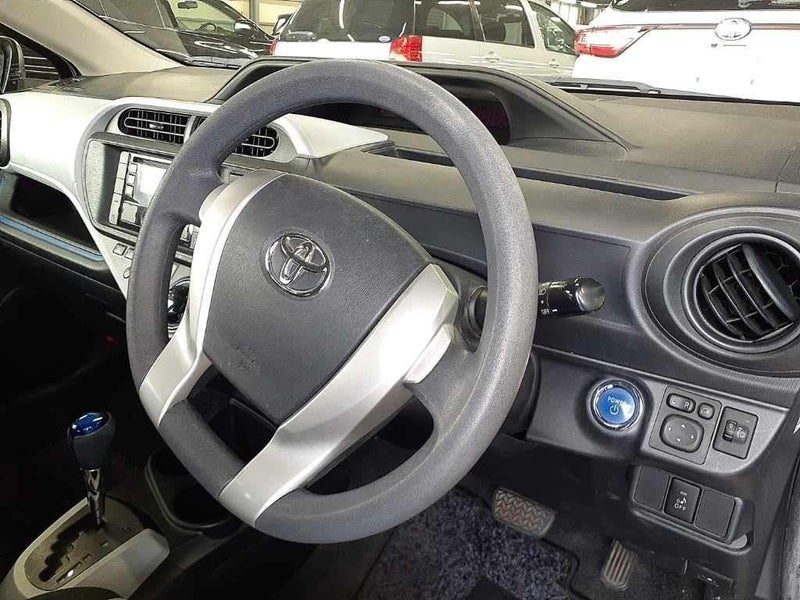 2014 Toyota Aqua S Push start, photo 3