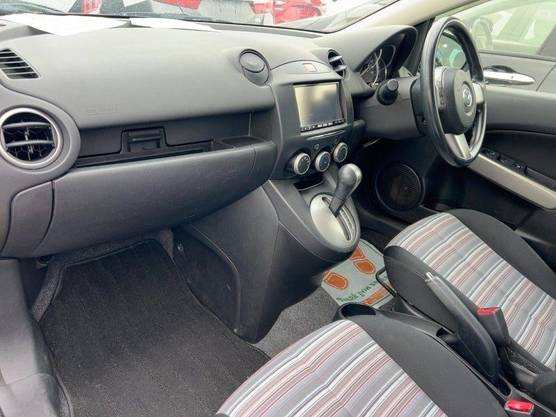 2013 Mazda Demio 13- SKYACTIVE, photo 3