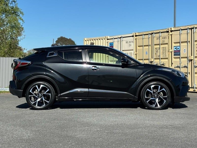 2017 Toyota C-HR HYBRID S, photo 3