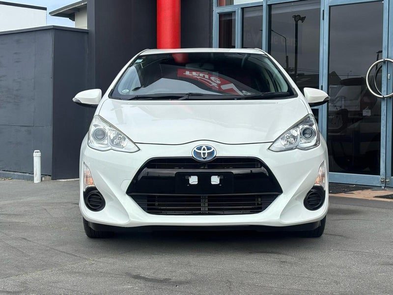 2015 Toyota Aqua S Push start, photo 2