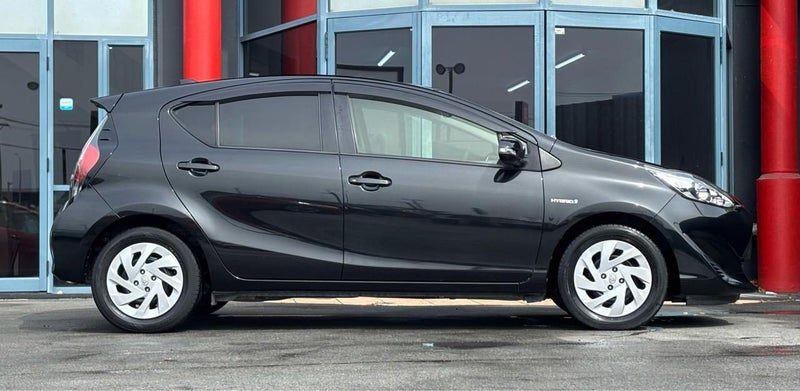 2018 Toyota Aqua S Push start, photo 3