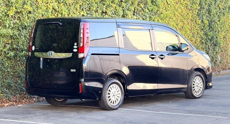 2015 Toyota Noah Hybrid X daylight plus, photo 3
