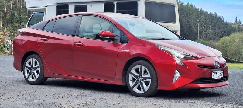 2017 Toyota Prius S TOURING SELECTION