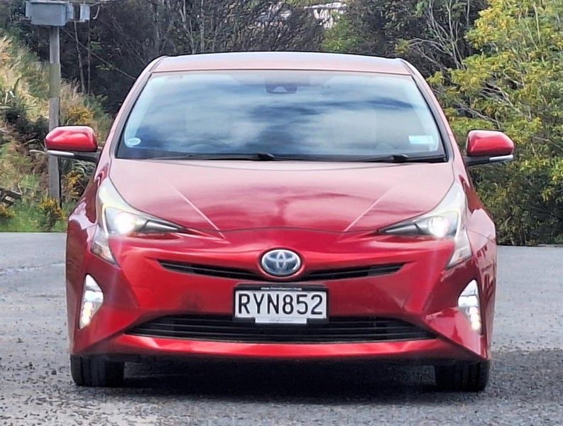 2017 Toyota Prius S TOURING SELECTION, photo 3