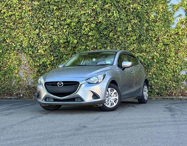 2015 Mazda Demio 13- SKYACTIVE, photo 2