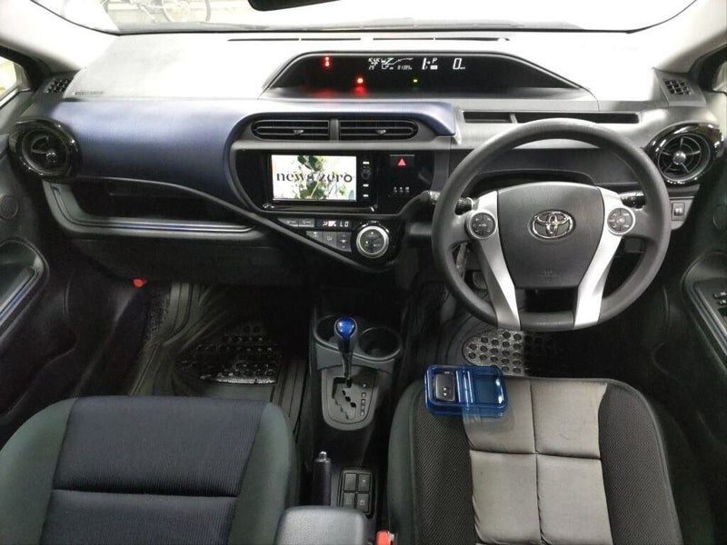2015 Toyota Aqua S Push start, photo 3