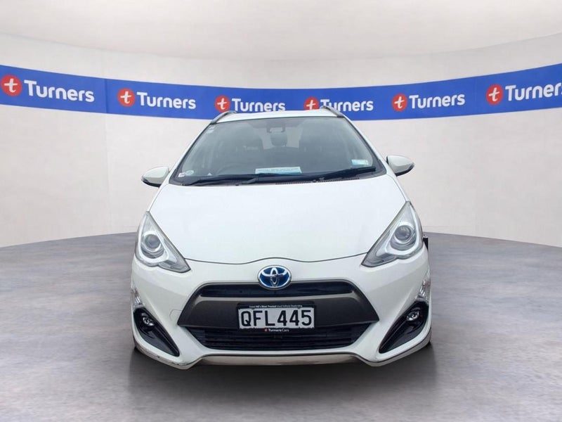 2016 Toyota Aqua, photo 2