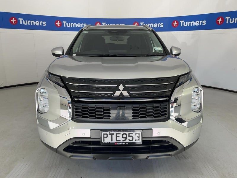 2023 Mitsubishi Outlander LS, photo 2