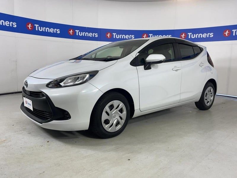 2021 Toyota Aqua, photo 3