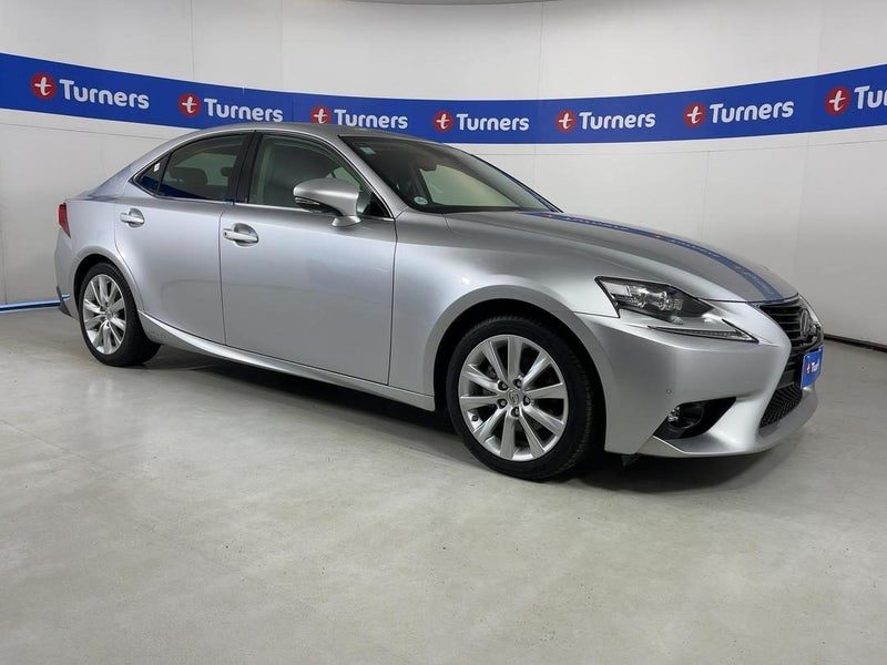 2015 Lexus IS 300h