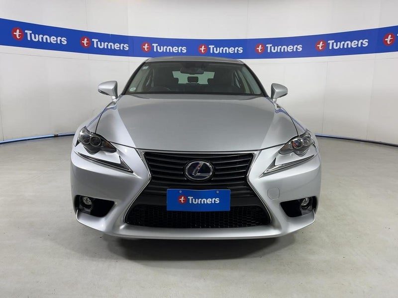 2015 Lexus IS 300h, photo 2