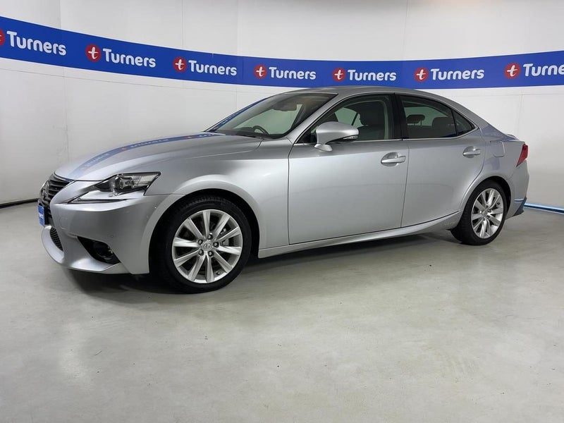 2015 Lexus IS 300h, photo 3