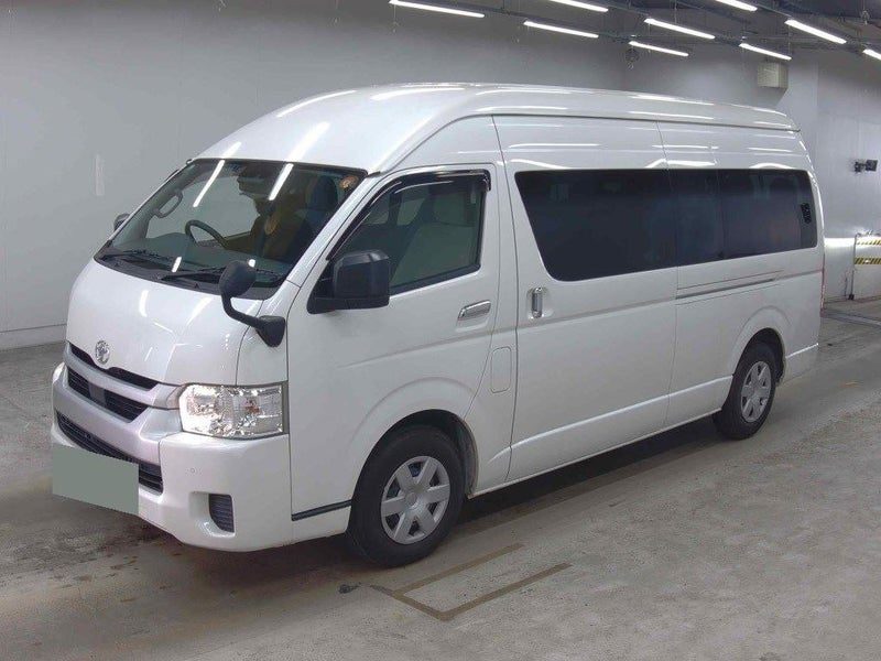 2020 Toyota Commuter, photo 3