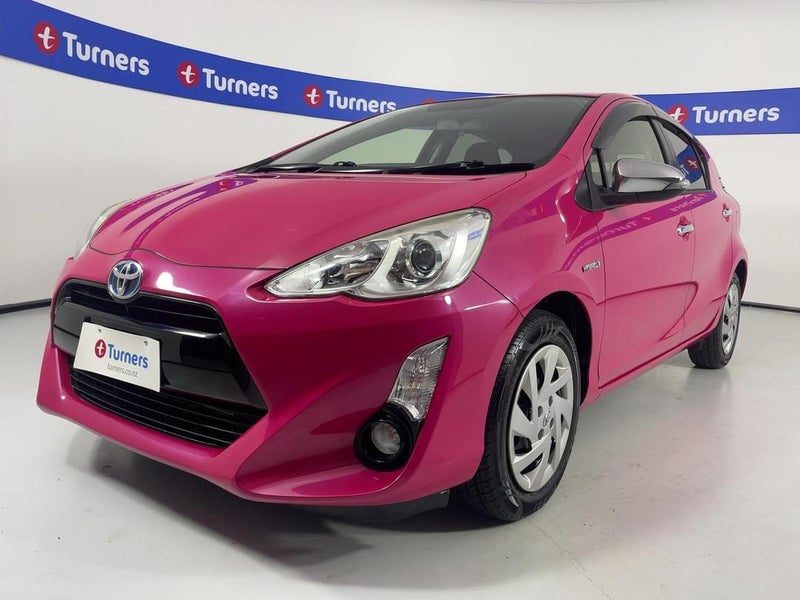 2015 Toyota Aqua, photo 3