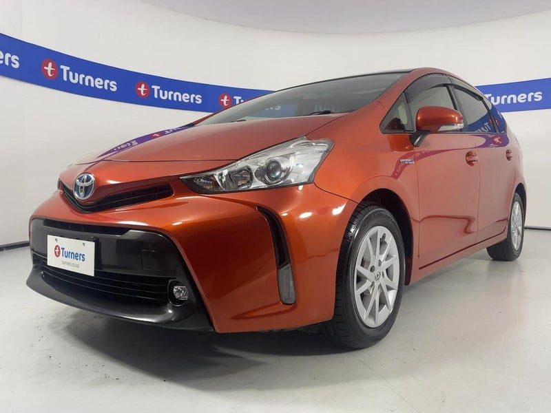 2015 Toyota Prius Alpha, photo 3