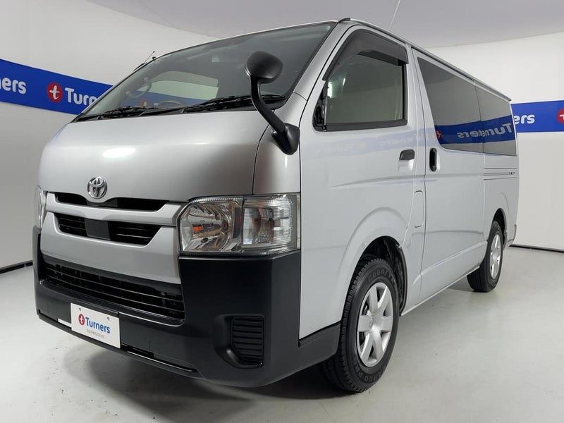 2021 Toyota Hiace, photo 3