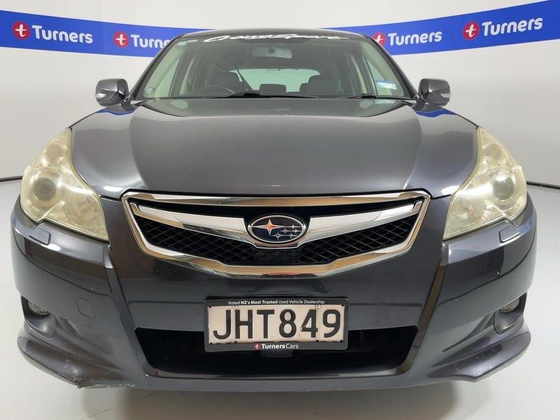 2010 Subaru Legacy, photo 2