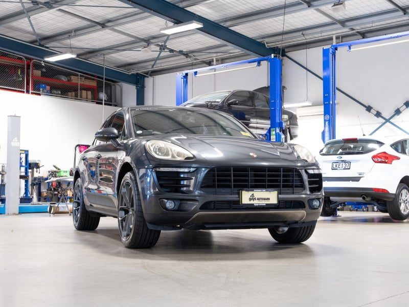 2016 Porsche Macan 4WD AUTO 2.0L TURBO 5 DOOR, photo 2