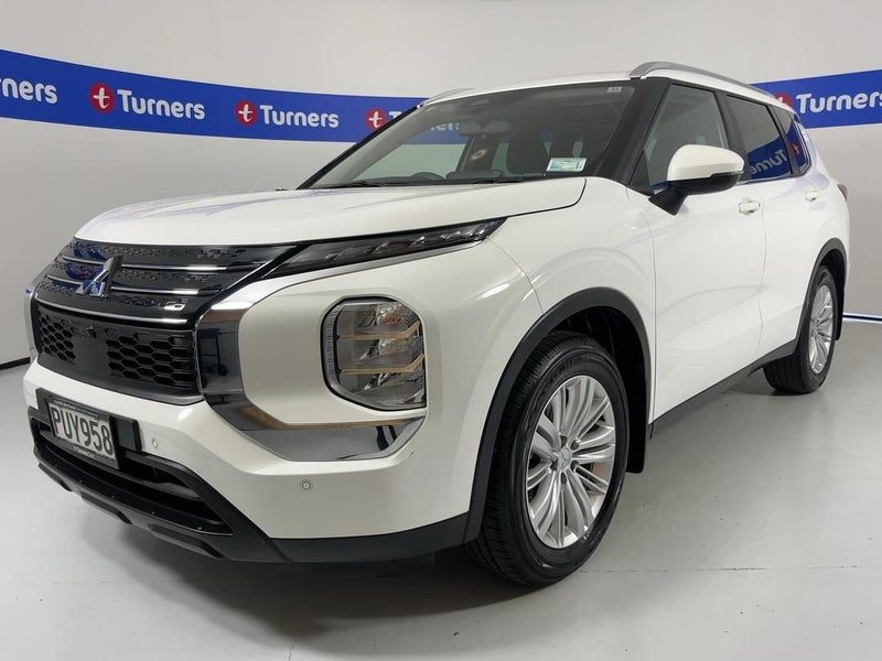 2023 Mitsubishi Outlander LS, photo 3