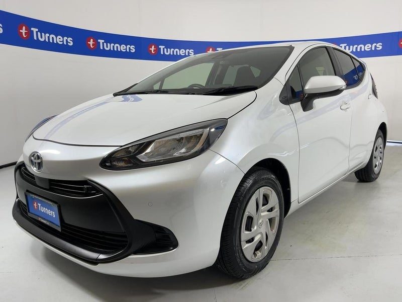 2021 Toyota Aqua, photo 3