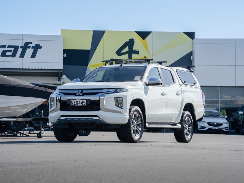 2022 Mitsubishi Triton GLXR