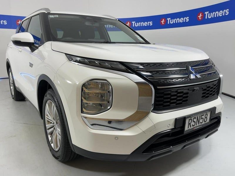 2022 Mitsubishi Outlander LS