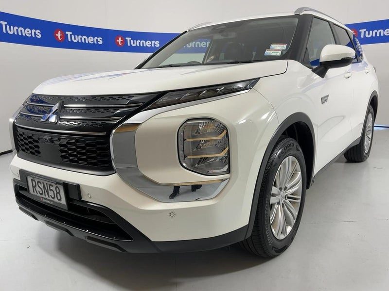 2022 Mitsubishi Outlander LS, photo 3