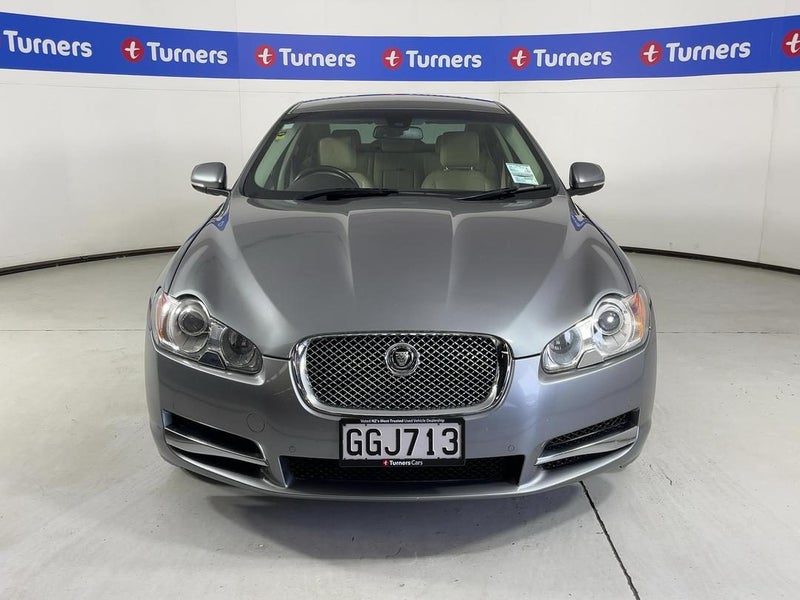 2011 Jaguar XF V6, photo 2