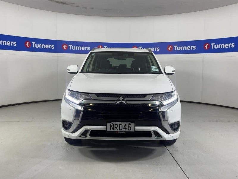 2021 Mitsubishi Outlander XLS, photo 2