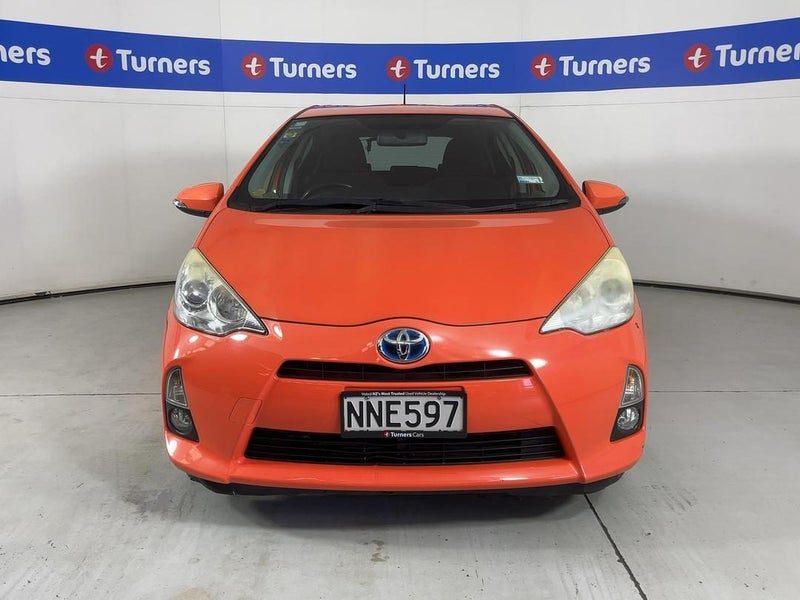 2013 Toyota Aqua, photo 2