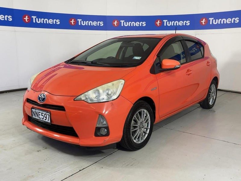 2013 Toyota Aqua, photo 3
