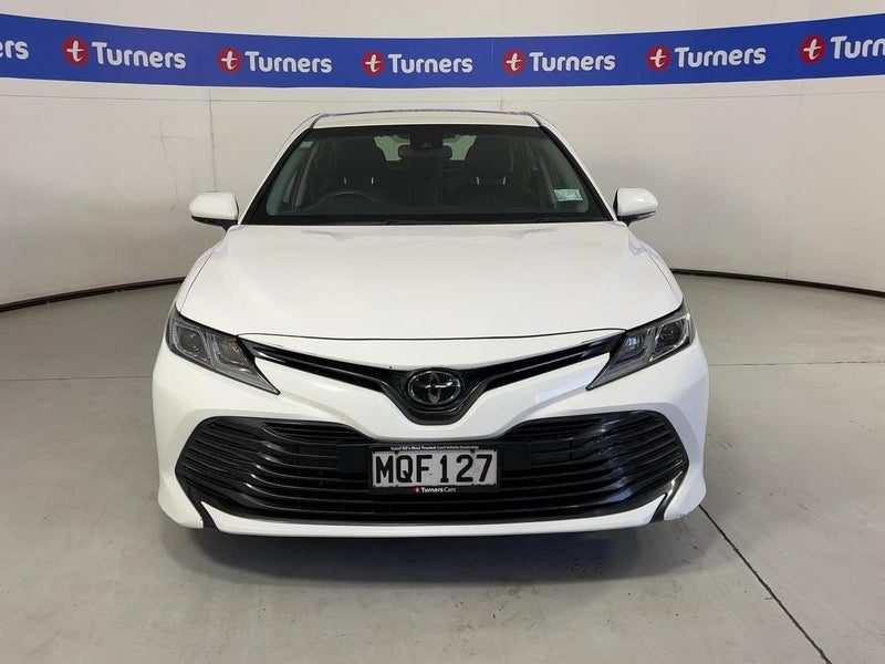 2019 Toyota Camry GL, photo 2