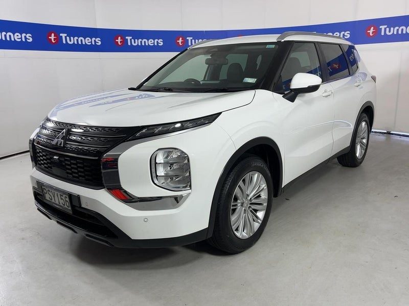 2023 Mitsubishi Outlander LS, photo 3